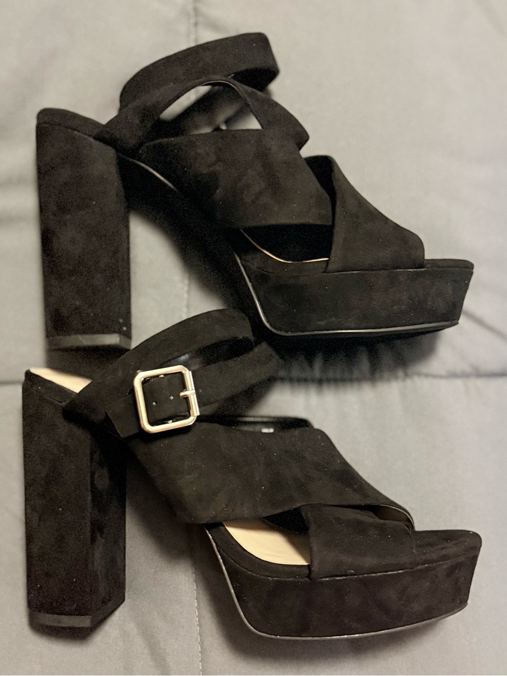 NWB Black Suede Platform Sandal w Chunky Block Heel & Crisscross Straps Size 10